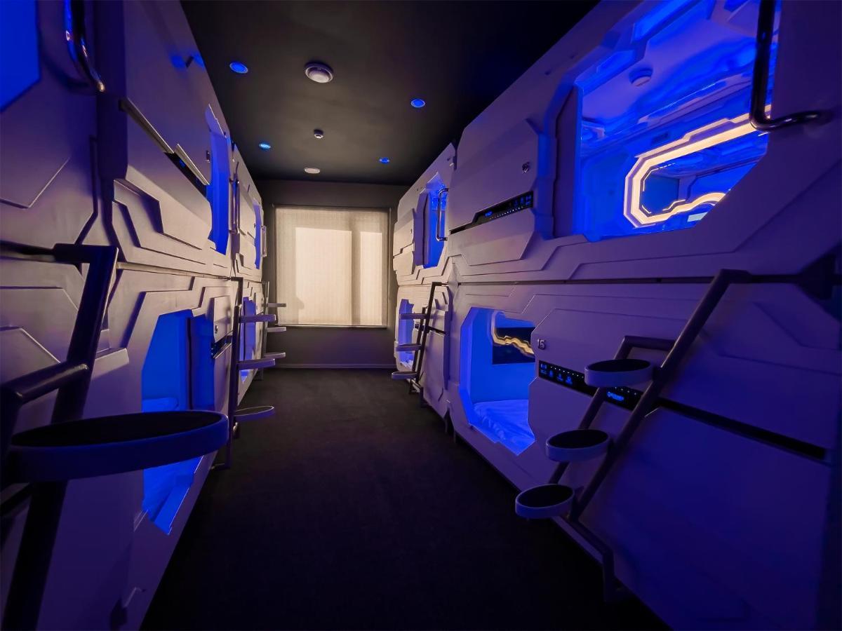 Caps Lock Future Hotel أستانا المظهر الخارجي الصورة