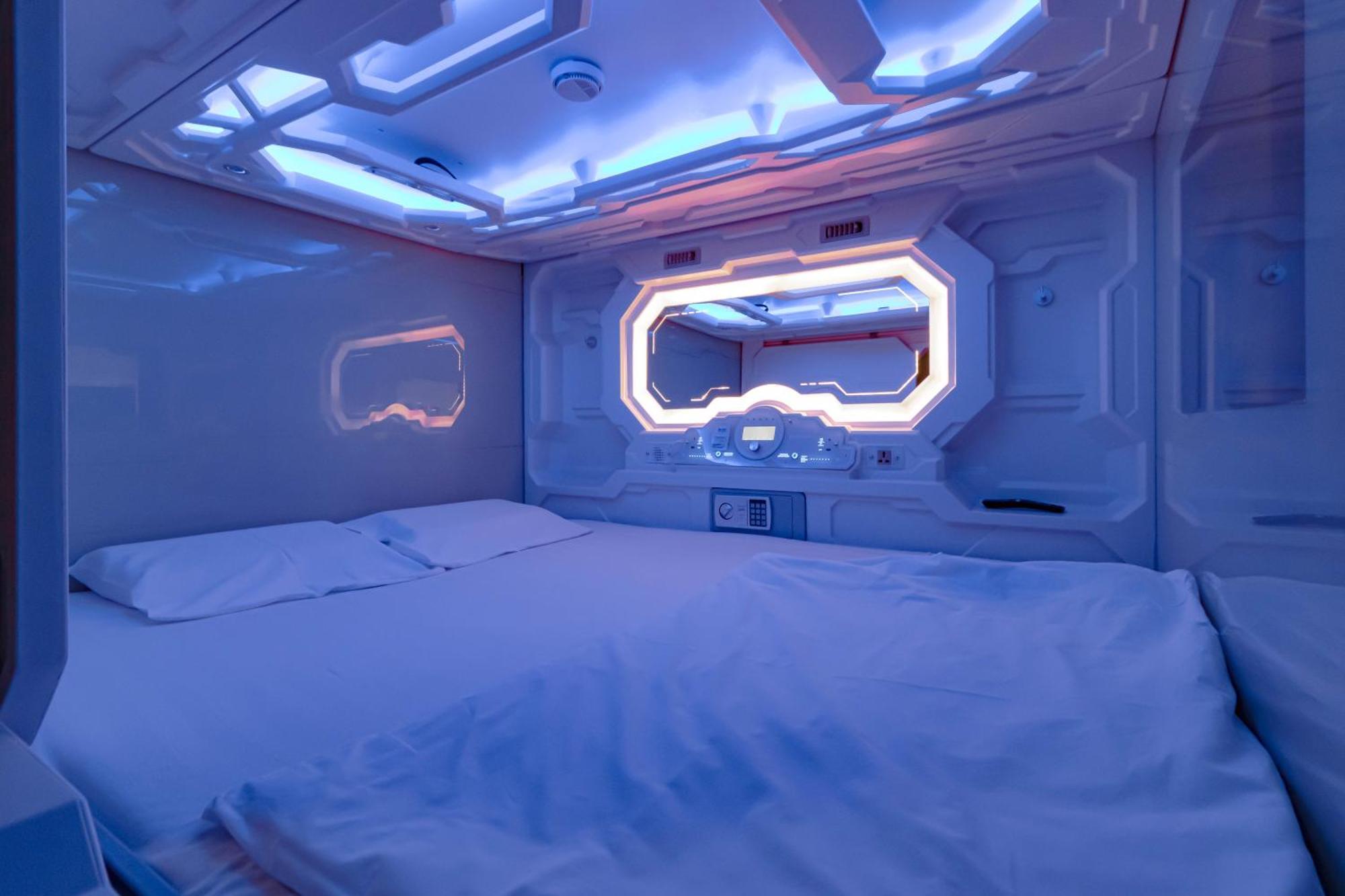 Caps Lock Future Hotel أستانا المظهر الخارجي الصورة