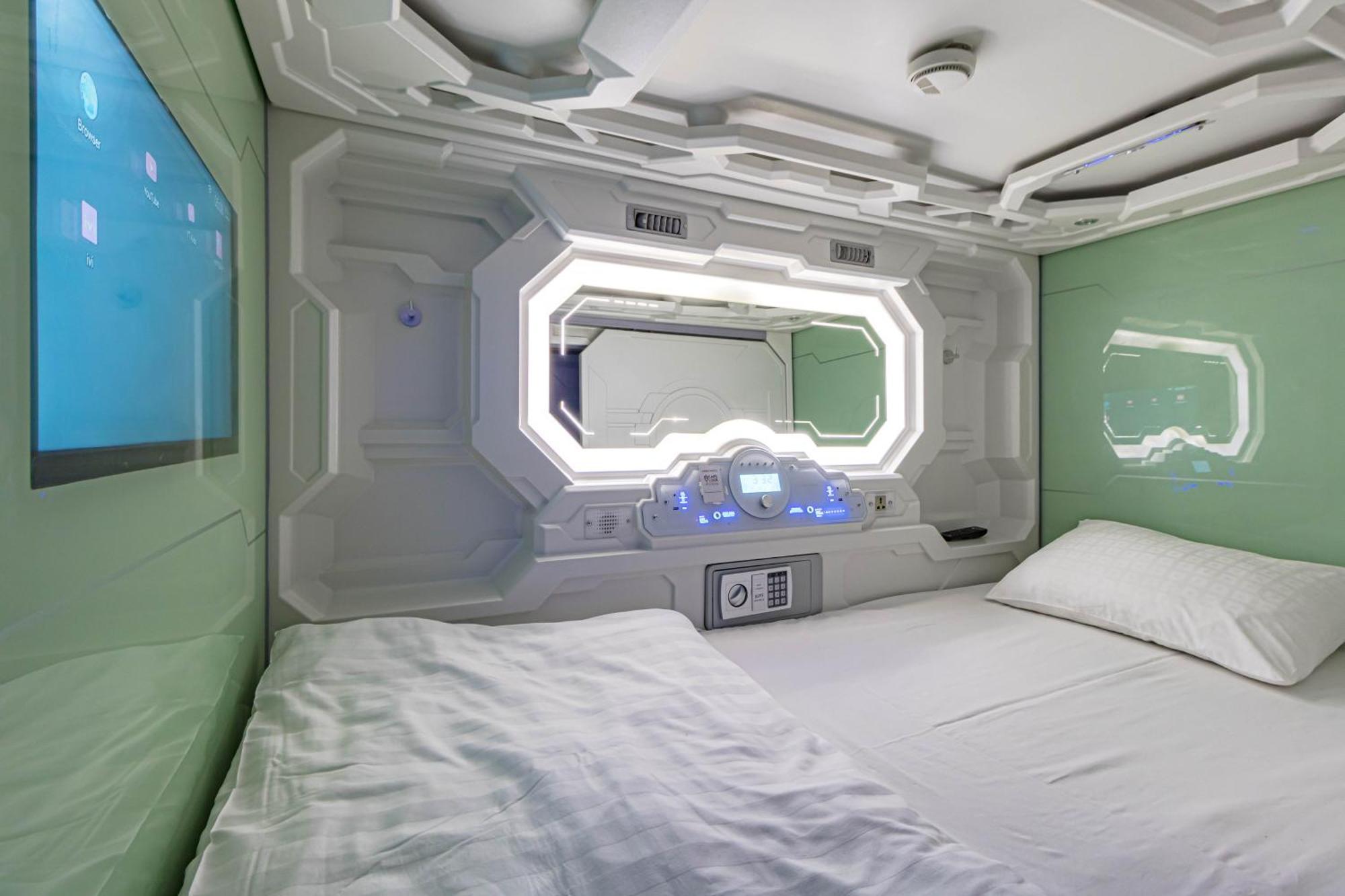 Caps Lock Future Hotel أستانا المظهر الخارجي الصورة